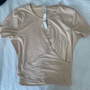 lululemon Size 4 Cropped Shirt